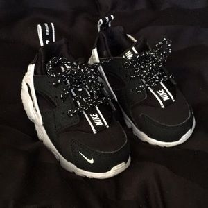 Nike toddler shoes
